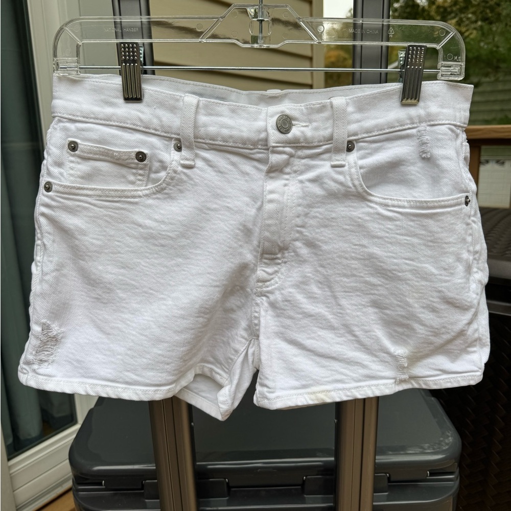 Gap 1969 white slim denim shorts, size 28, 2/3 inches inseam - Picture 2 of 12